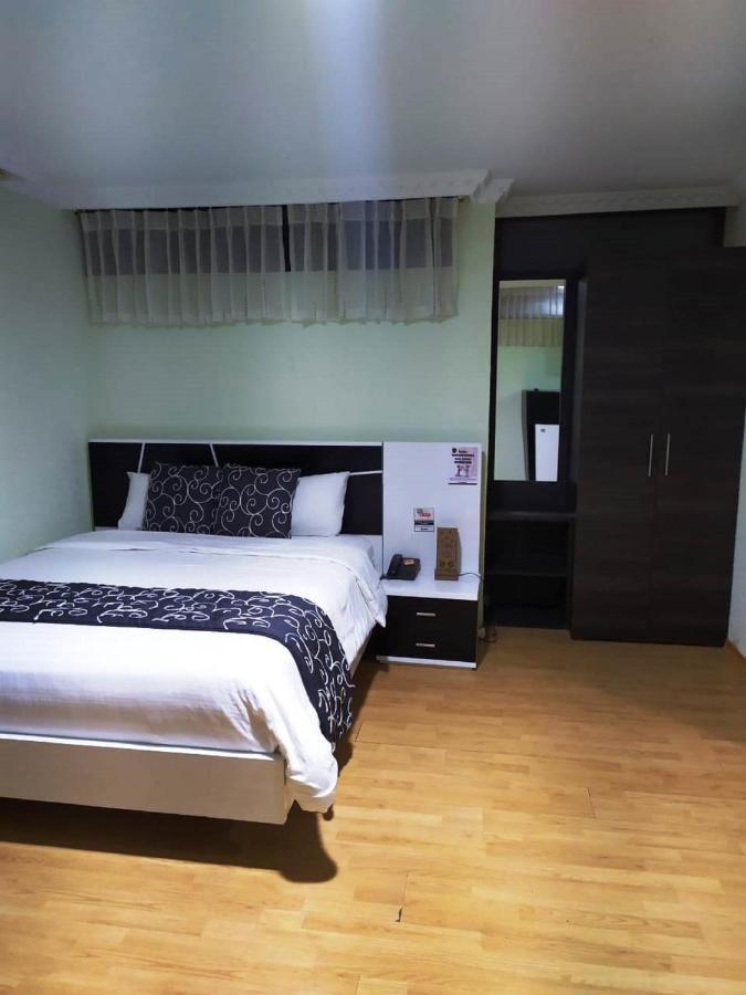 La Kapital Hotel Ambato Luaran gambar