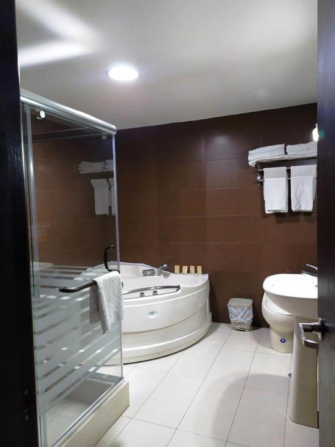 La Kapital Hotel Ambato Luaran gambar